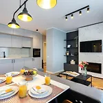 2br Gem With Breathtaking Views & Balcony Bliss Bucharest