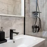 2br Gem With Breathtaking Views & Balcony Bliss Apartamento *