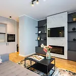 2br Gem With Breathtaking Views & Balcony Bliss * Bucarest