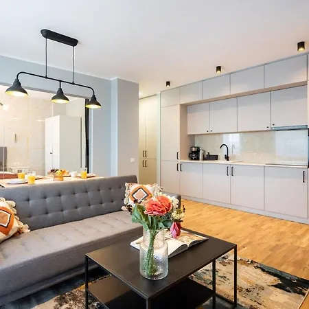 Apartman 2br Gem With Breathtaking Views & Balcony Bliss