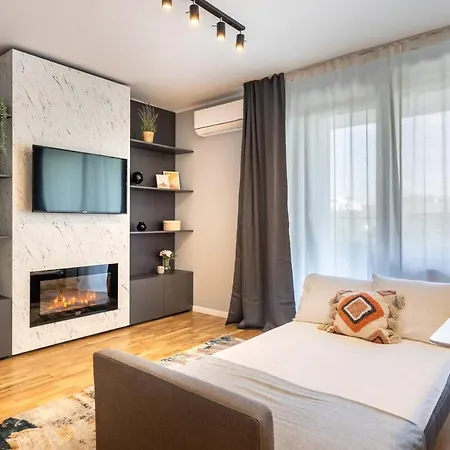 2br Gem With Breathtaking Views & Balcony Bliss Apartman Bukarest