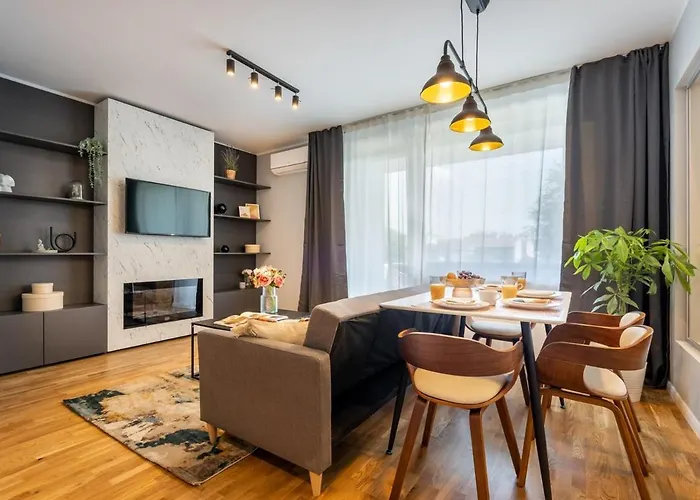 2br Gem With Breathtaking Views & Balcony Bliss Boekarest