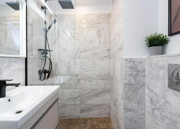 2br Gem With Breathtaking Views & Balcony Bliss