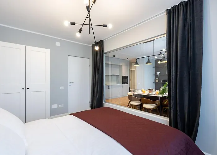 Апартаменти 2br Gem With Breathtaking Views & Balcony Bliss