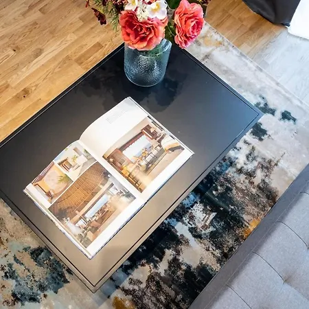 2br Gem With Breathtaking Views & Balcony Bliss *