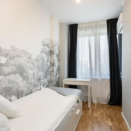 2br Gem With Breathtaking Views & Balcony Bliss 公寓 布加勒斯特