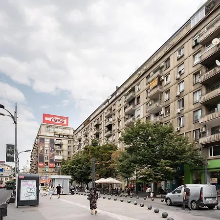 Daire 2br Gem With Breathtaking Views & Balcony Bliss *